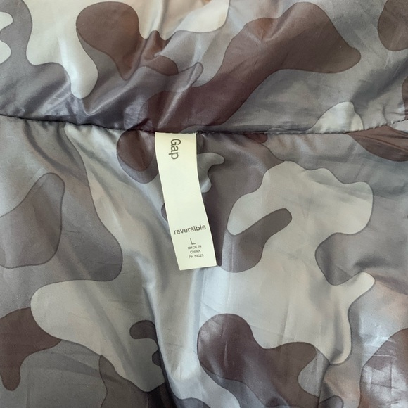 Men's Gray Puffer Vest - Reversible with camo - Picture 3 of 4